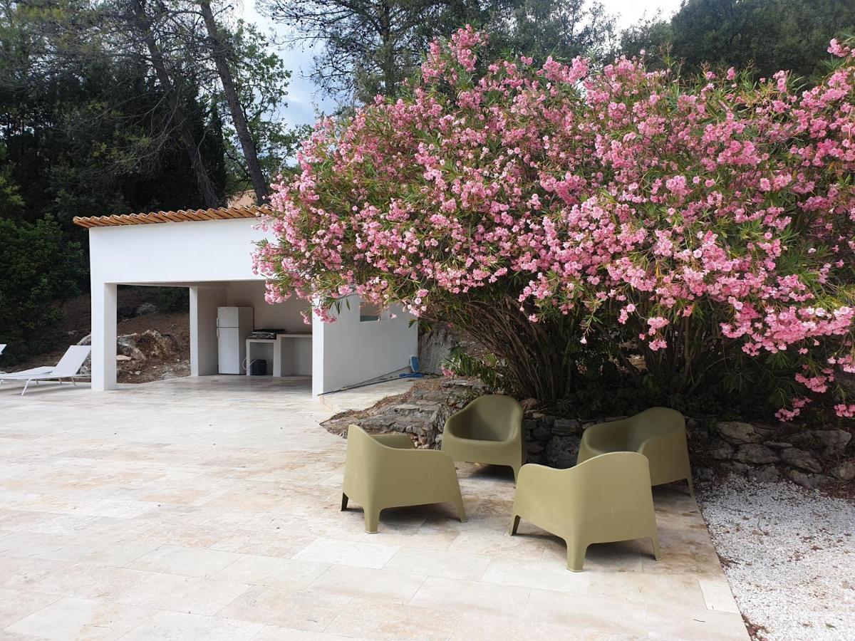 La Bastide Blanche Magnifique Villa 5 Etoiles 5 Chambres Et Piscine Privee Sur 6500 M Var Лорг Экстерьер фото
