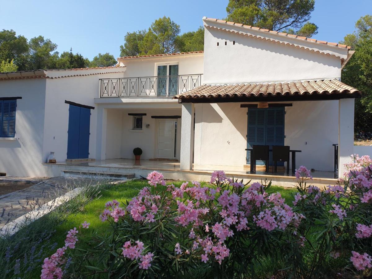La Bastide Blanche Magnifique Villa 5 Etoiles 5 Chambres Et Piscine Privee Sur 6500 M Var Лорг Экстерьер фото