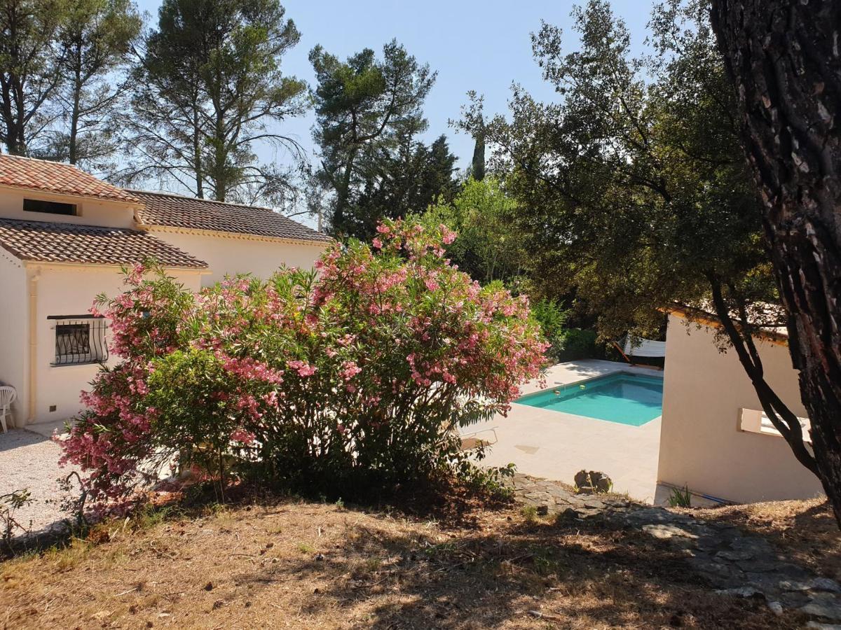 La Bastide Blanche Magnifique Villa 5 Etoiles 5 Chambres Et Piscine Privee Sur 6500 M Var Лорг Экстерьер фото