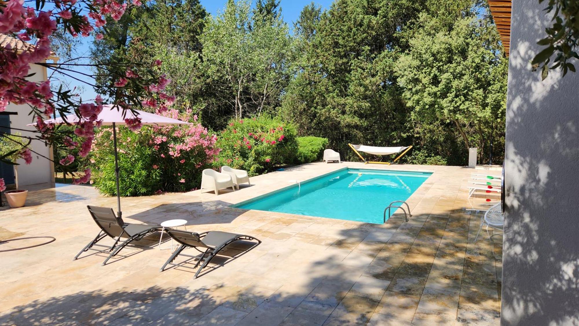 La Bastide Blanche Magnifique Villa 5 Etoiles 5 Chambres Et Piscine Privee Sur 6500 M Var Лорг Экстерьер фото